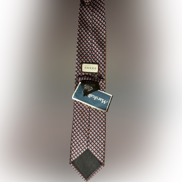 Authentic Gucci tie new with tag - Picture 2 of 3